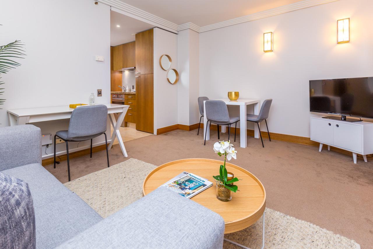 Stylish Central City Apartment With Pool And Gym Auckland Zewnętrze zdjęcie